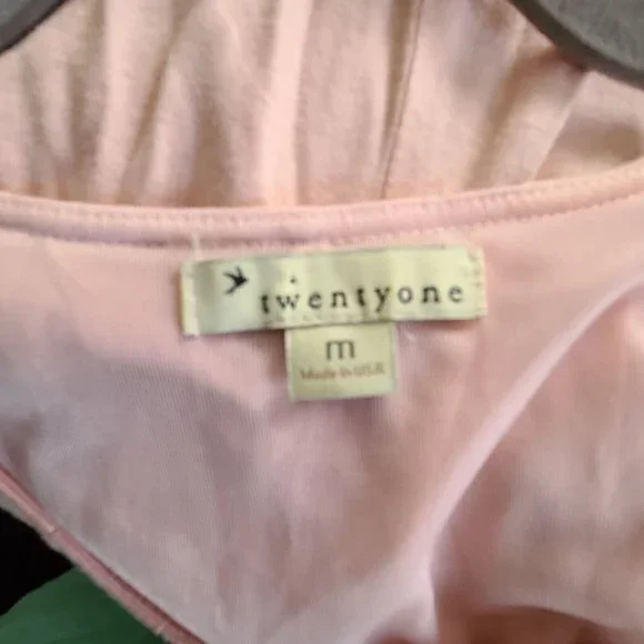 Twenty One Womens Pleated Blouson Jersey Tank Top Round Neck Sz Medium Pink EUC - Picture 2 of 5